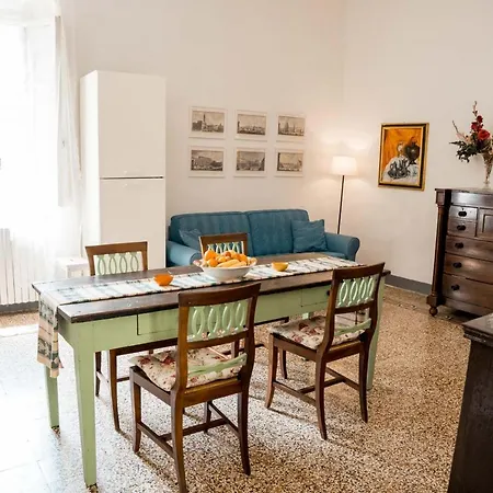 Apartment Artistic